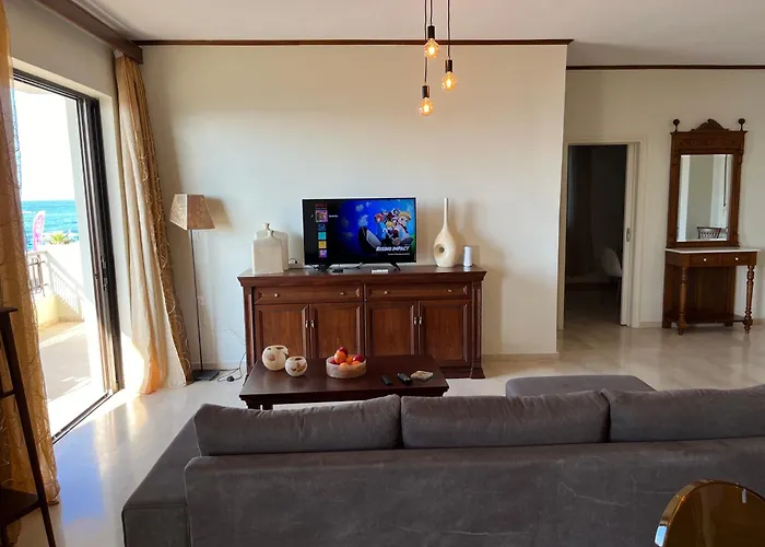 Beachfront Paradise Apartment