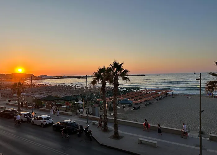Beachfront Paradise Apartment *