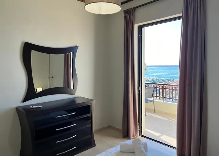 Beachfront Paradise Apartament