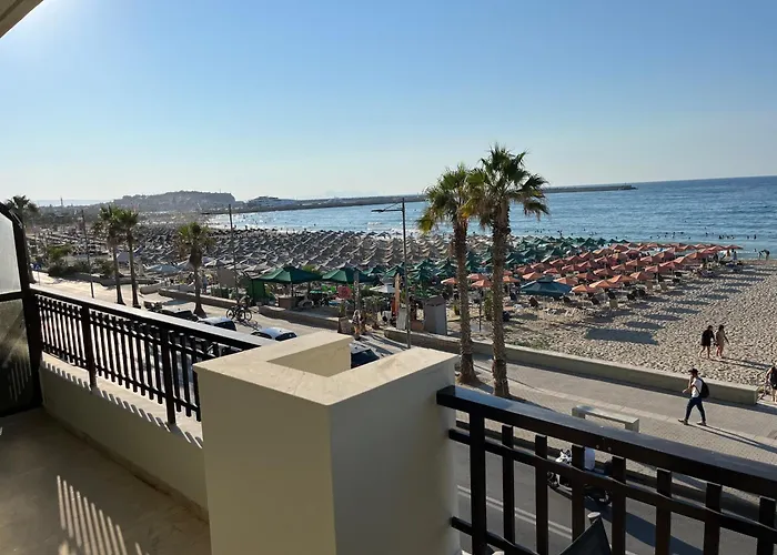 Beachfront Paradise Apartament